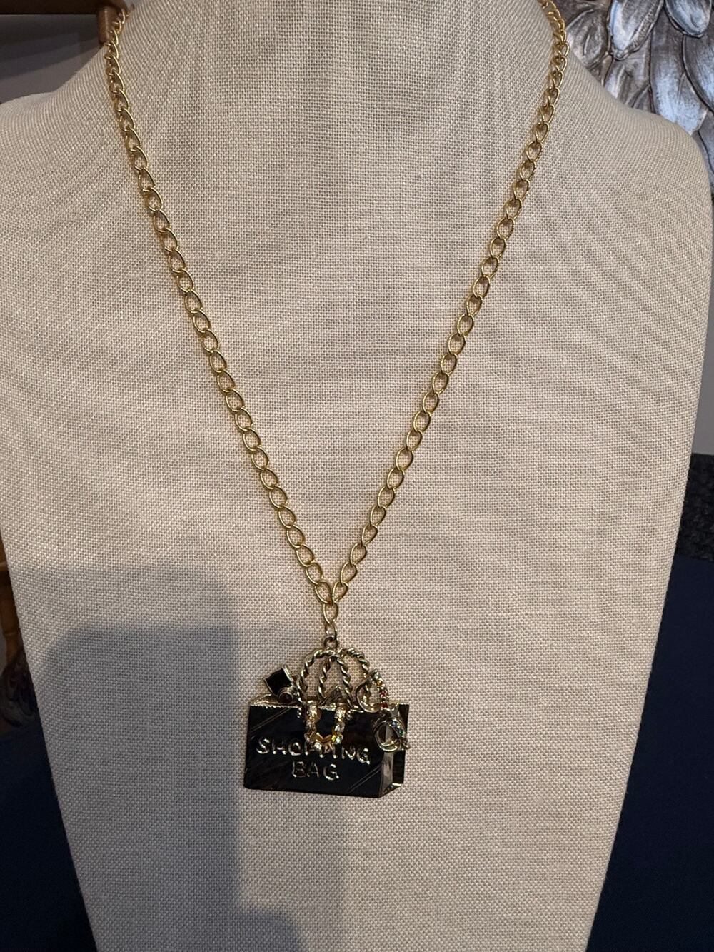 Vintage Mervyn’s Shopping Bag Pendant Necklace 24”